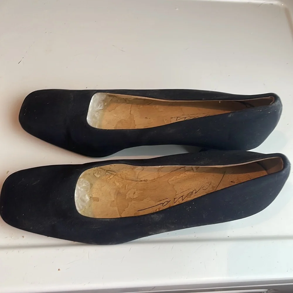 Vintage 1990’s Carissa Heels navy pumps size 7 1/2